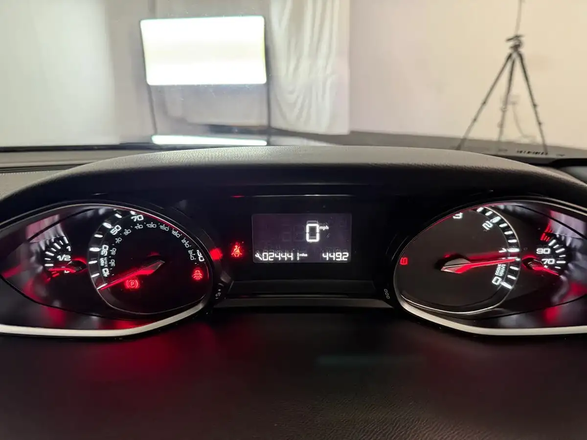 2019-peugeot-308-15-bluehdi-gt-line-big-28