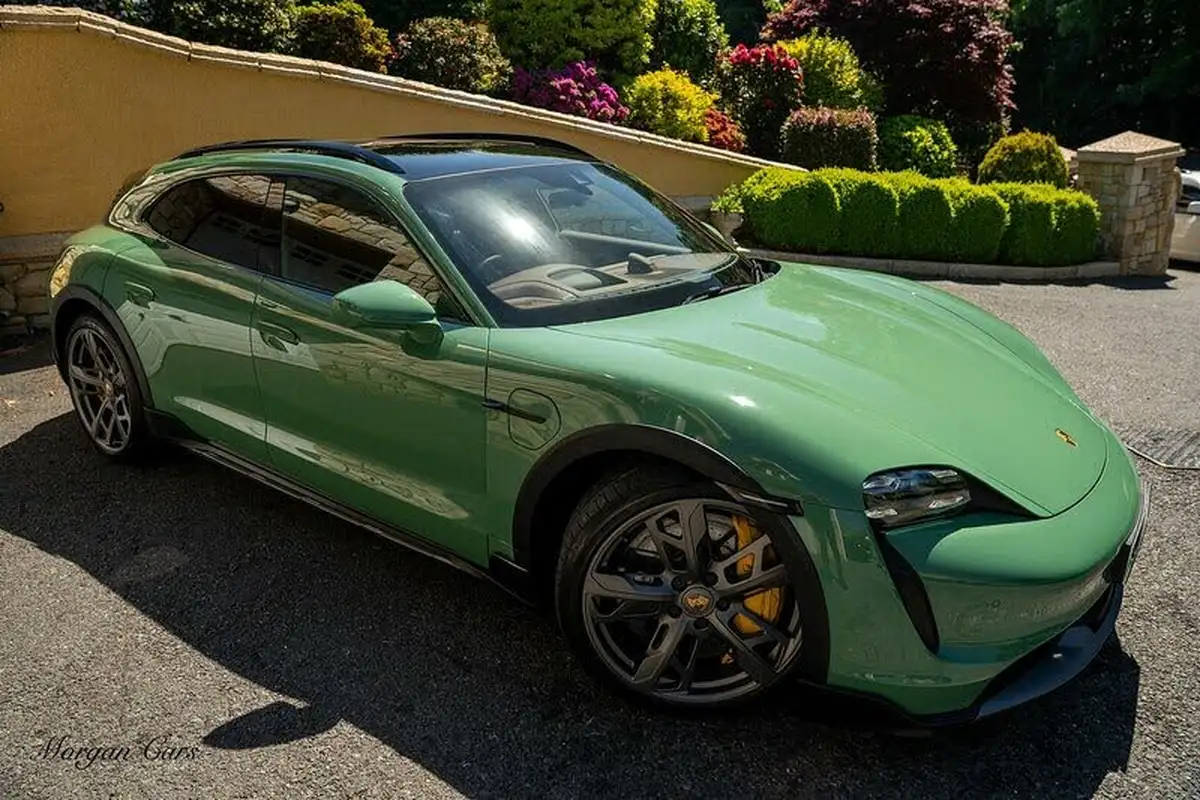 2022-porsche-taycan-e-turbo-cross-turismo-big-17