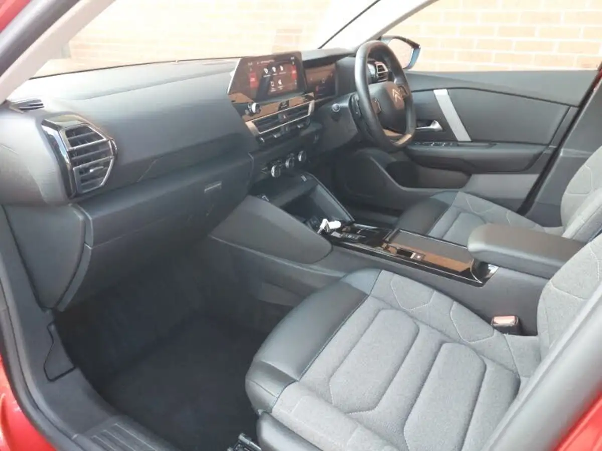 2021-citroen-c4-15bluehdi-shine-130ps-eat8-big-4