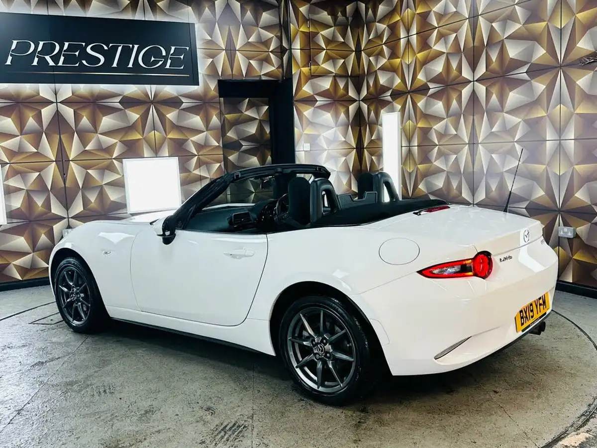 2019-mazda-mx-5-15-se-big-28