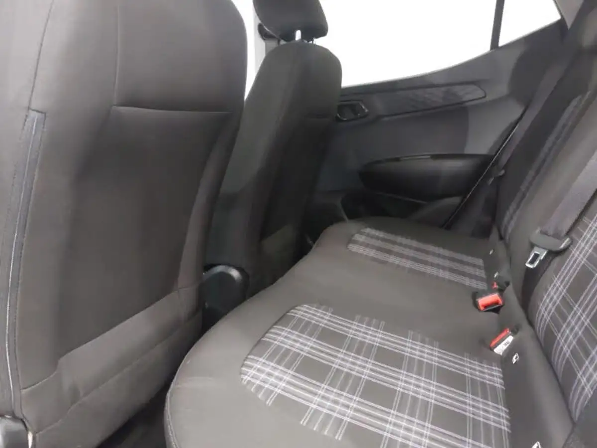 2024-hyundai-i10-12-premium-79ps-auto-big-5