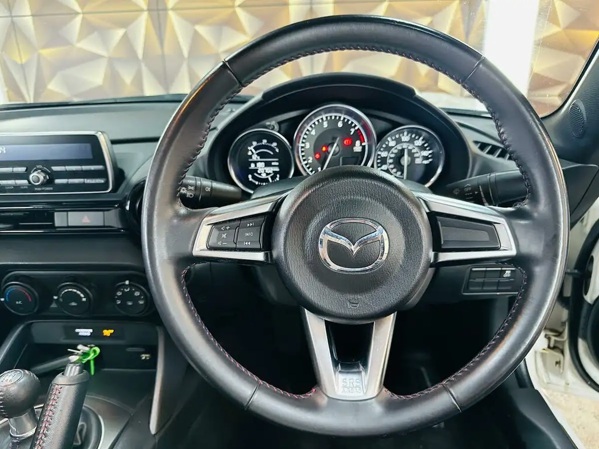 2019-mazda-mx-5-15-se-big-52