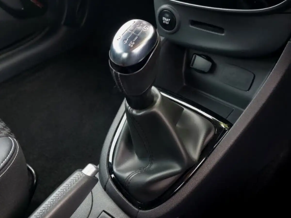 2017-renault-clio-15dci-dynamique-s-nav-90bhp-big-13