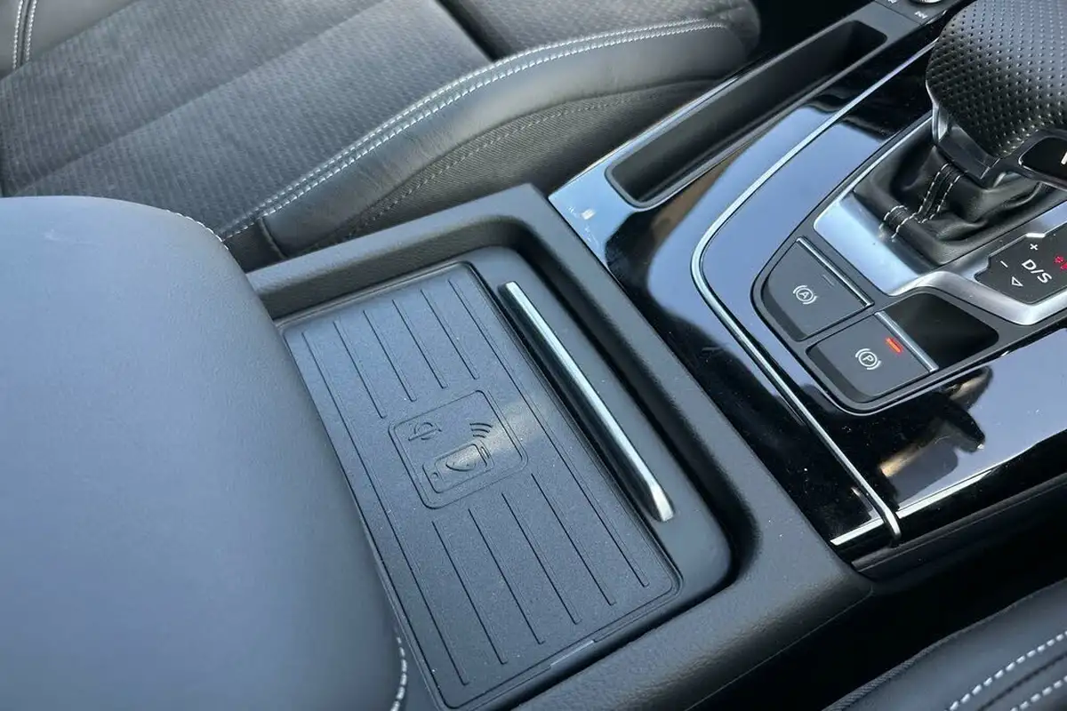 2025-audi-q5-20-50-tfsi-e-black-edition-station-wagon-big-13