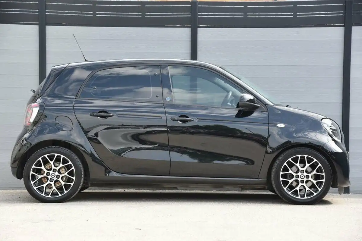 2020-smart-forfour-eq-prime-exclusive-big-8