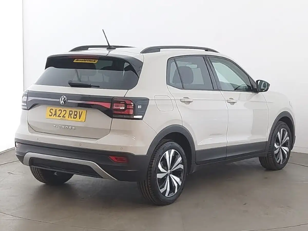 2022-volkswagen-t-cross-10-tsi-black-edition-110ps-big-1