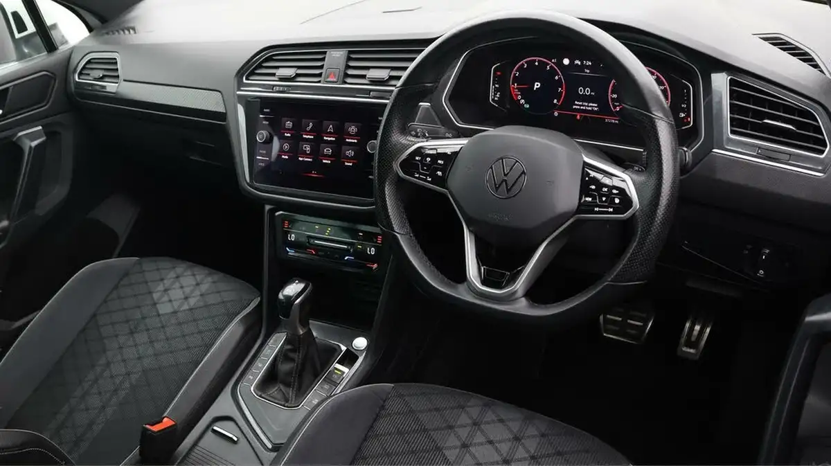 2021-volkswagen-tiguan-15-tsi-r-line-big-8