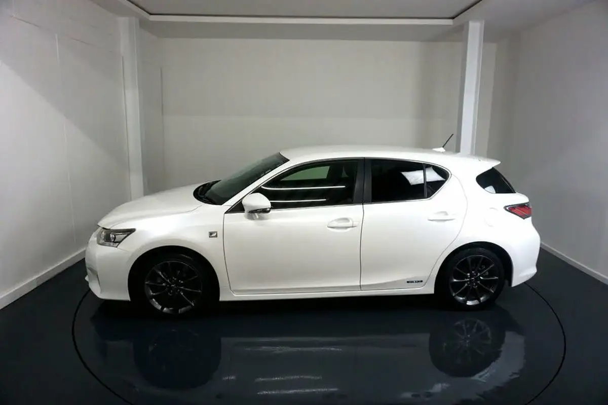 2012-lexus-ct-200h-18-f-sport-big-3