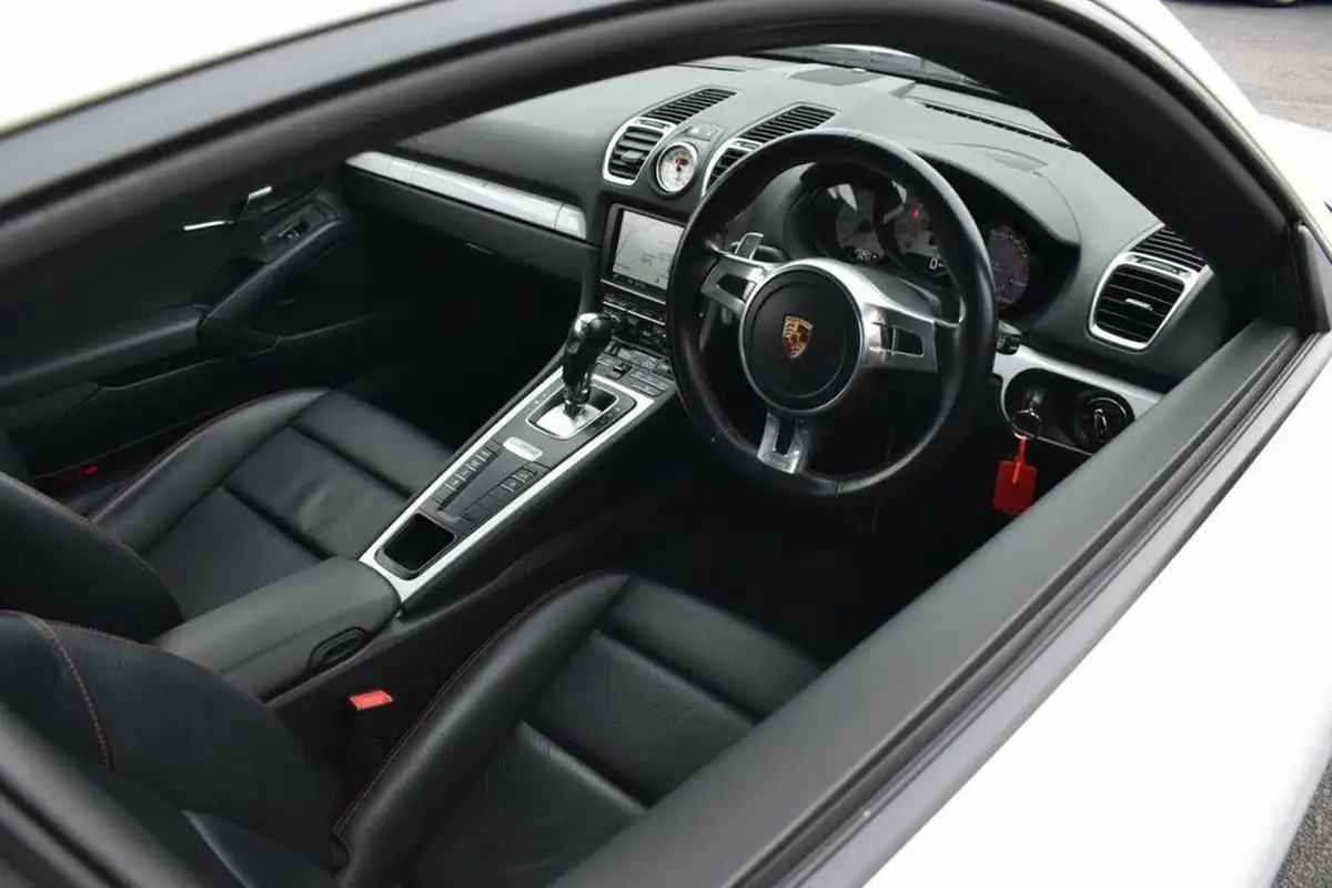 2015-porsche-cayman-27-pdk-big-2