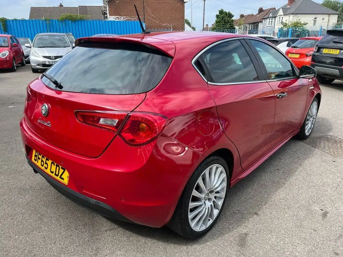 2015-alfa-romeo-giulietta-14-tb-qv-line-alfa-tct-big-2