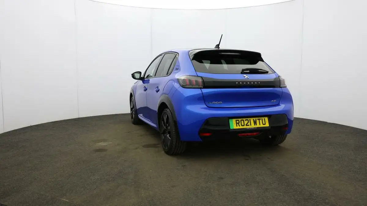 2021-peugeot-208-e-gt-premium-big-30
