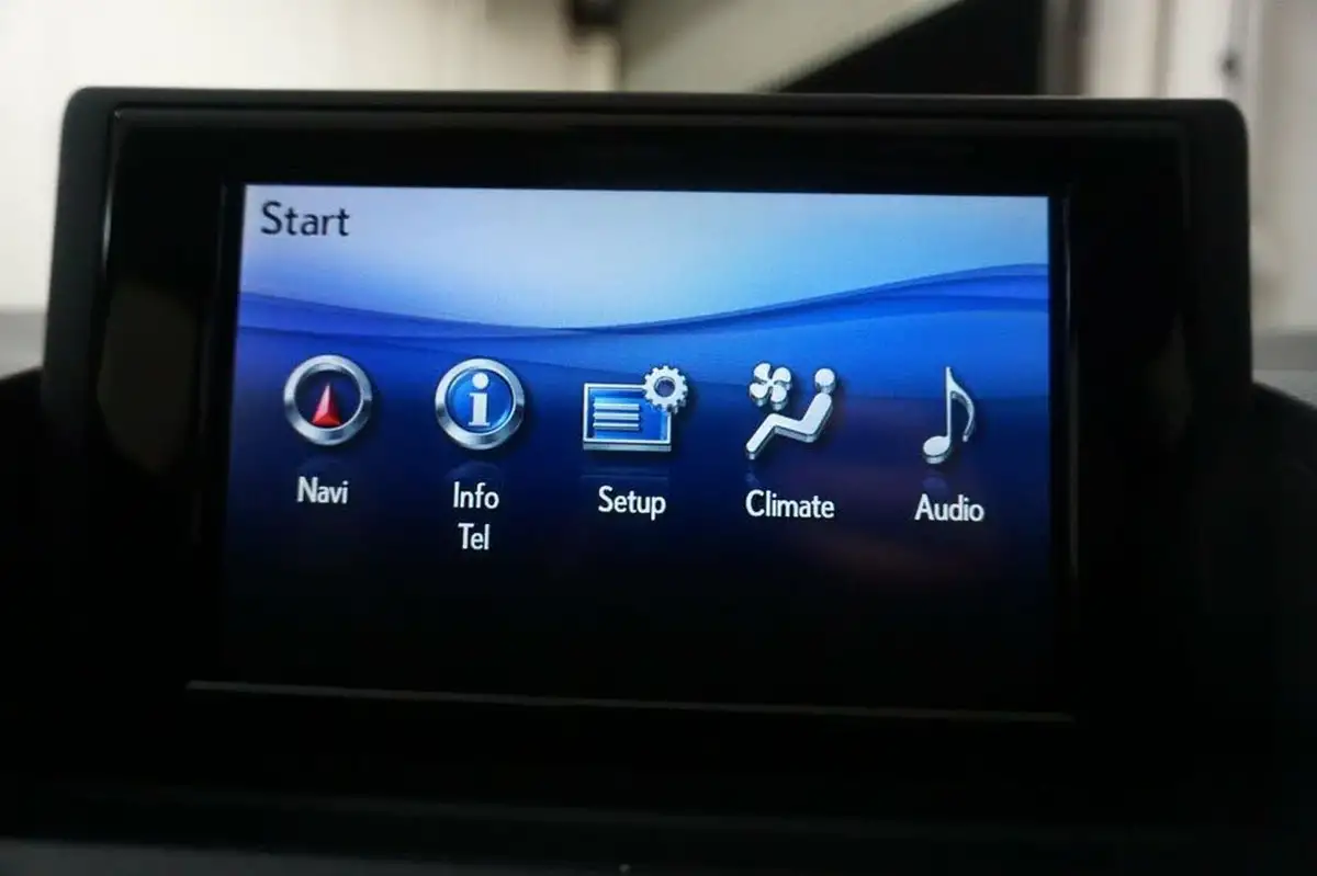 2012-lexus-ct-200h-18-f-sport-big-27
