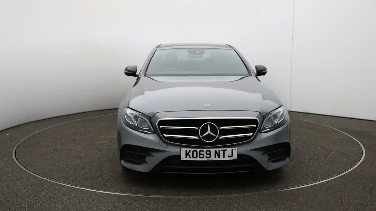 2020-mercedes-benz-e-class-20d-e300d-amg-line-edition-premium-plus-saloon-4d-big-41
