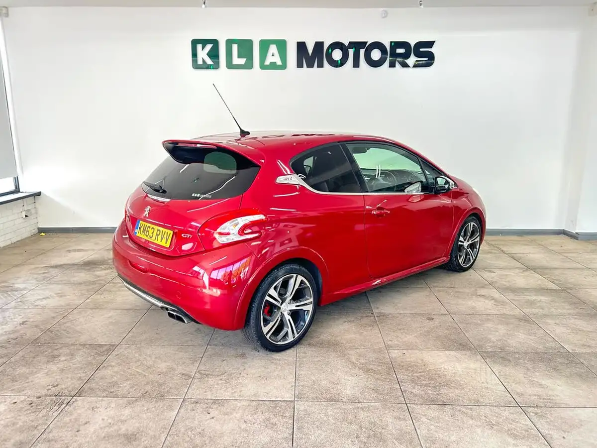 2013-peugeot-208-16-gti-big-4