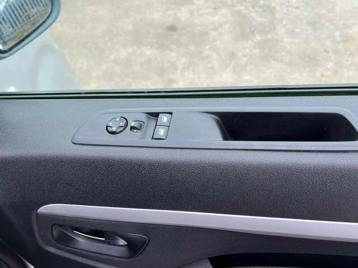 2019-citroen-spacetourer-15bluehdi-business-m-big-39