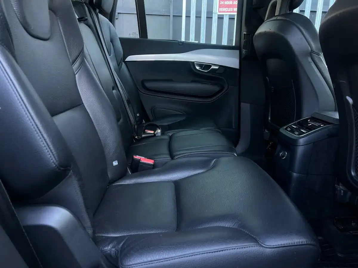 2017-volvo-xc90-20-t8-momentum-momentum-hybrid-auto-big-22