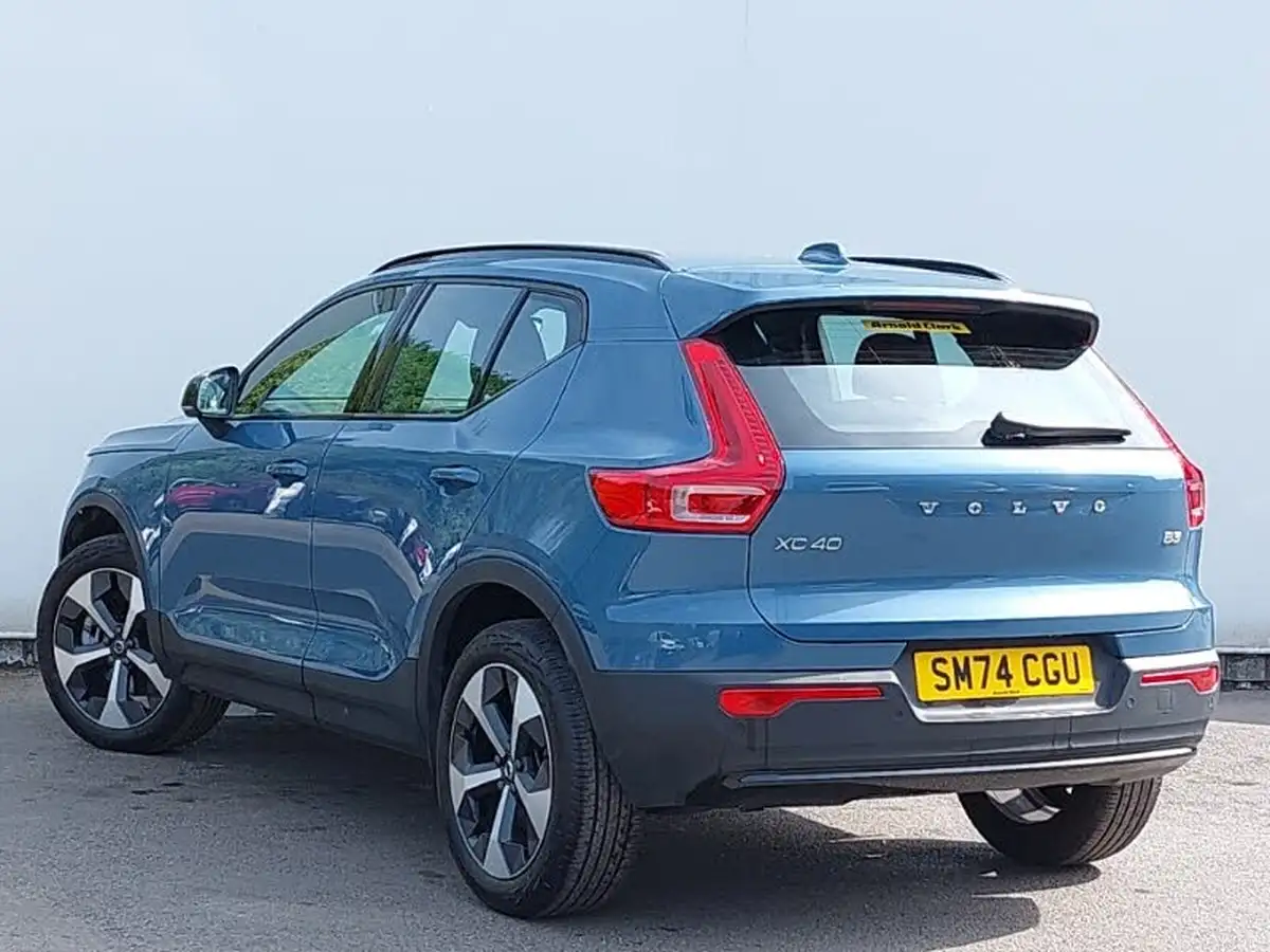 2024-volvo-xc40-20-b3-plus-big-1