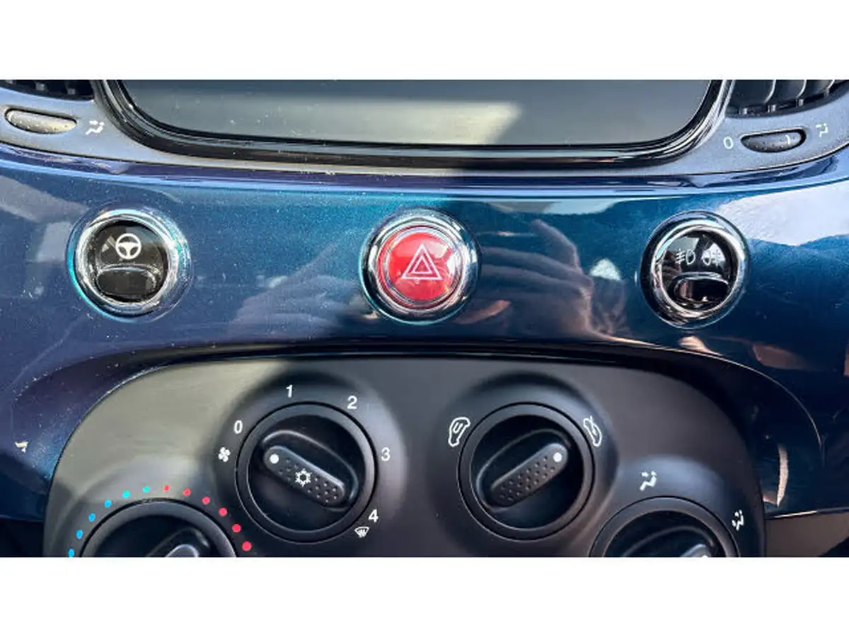 2020-fiat-500-10-lounge-big-23
