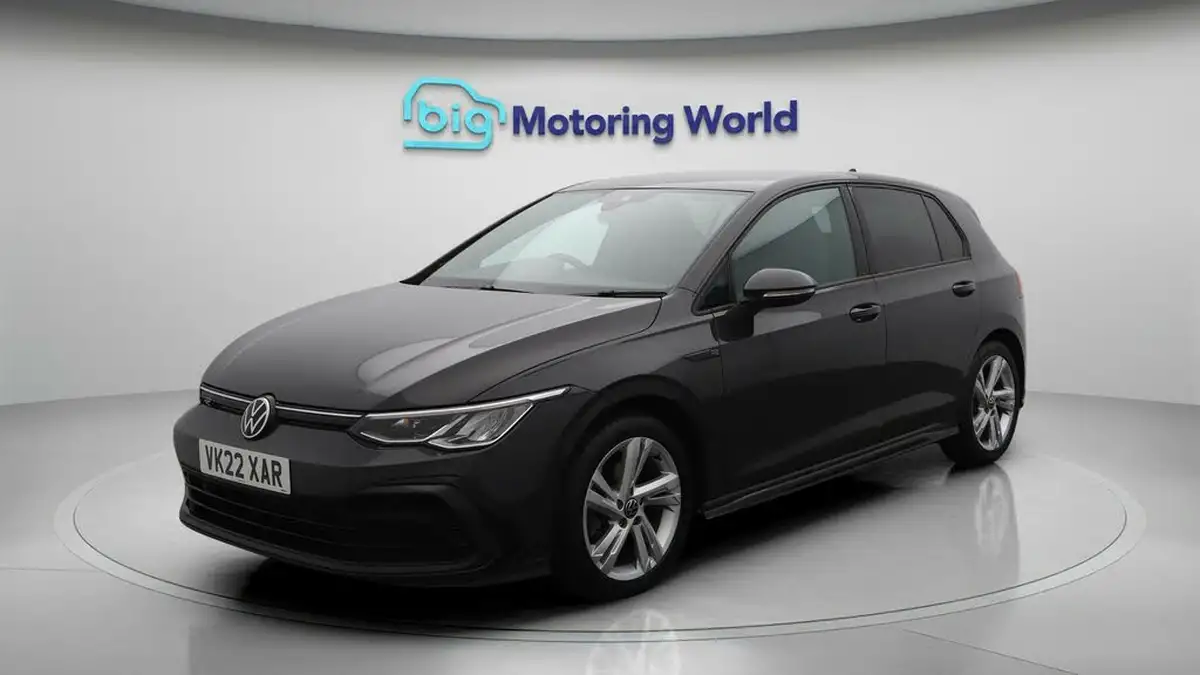 2022-volkswagen-golf-15-etsi-r-line-150ps-hatchback-big-3