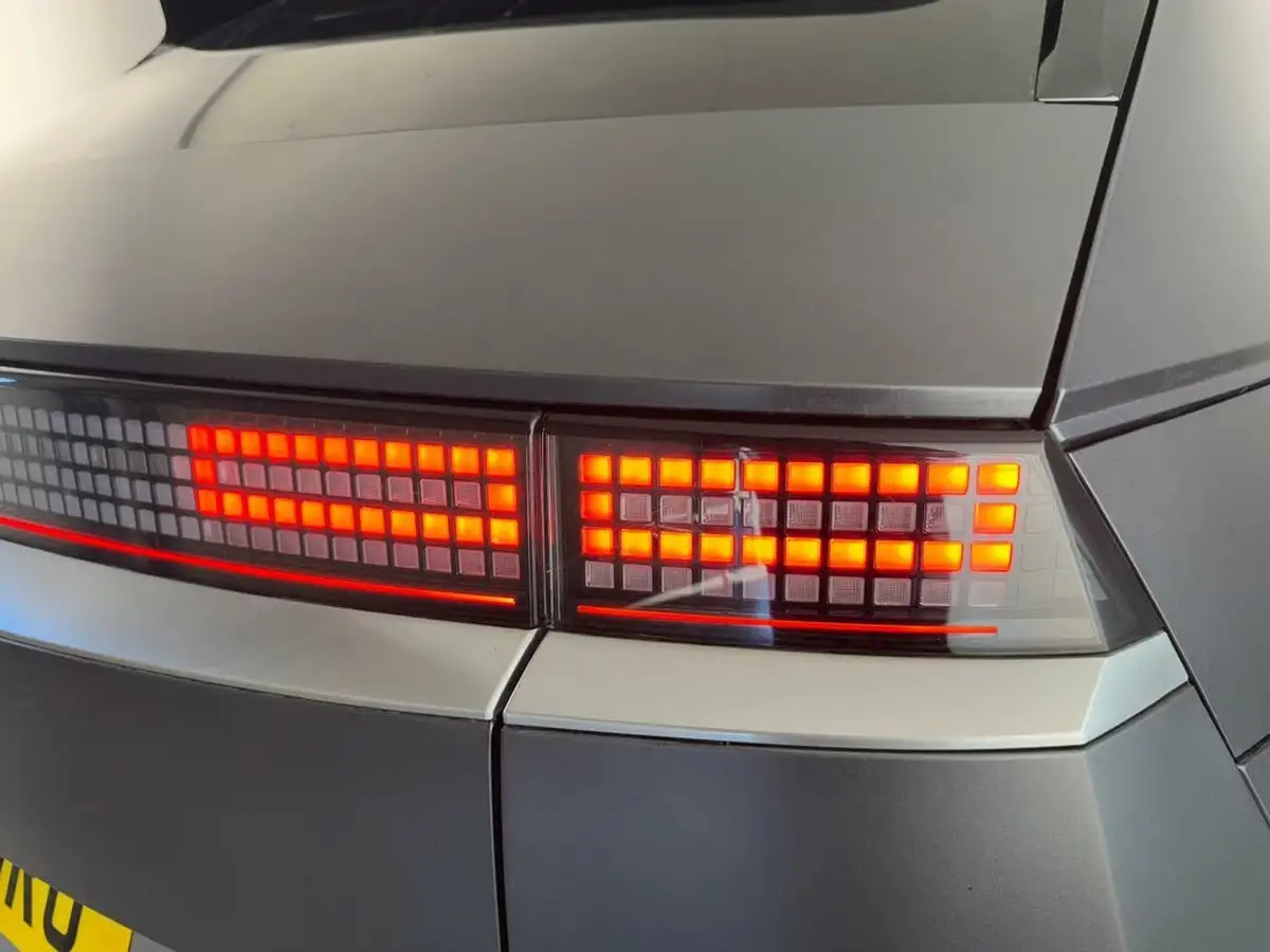 2021-hyundai-ioniq-5-e-ultimate-217ps-73kwh-rwd-big-37