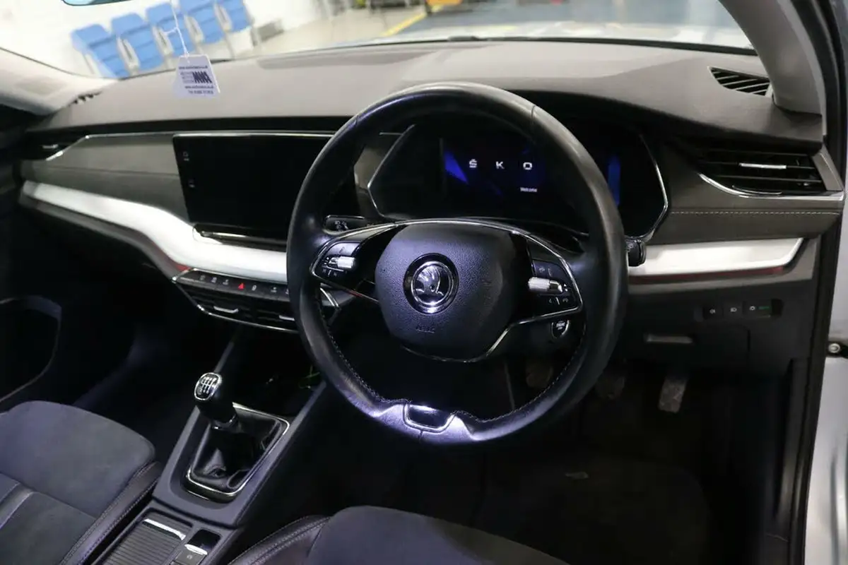 2021-skoda-octavia-15-tsi-se-l-hatchback-big-9