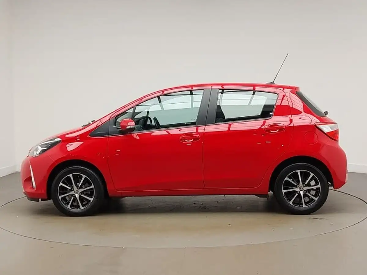 2019-toyota-yaris-15-vvt-i-icon-tech-111bhp-1496cc-big-3