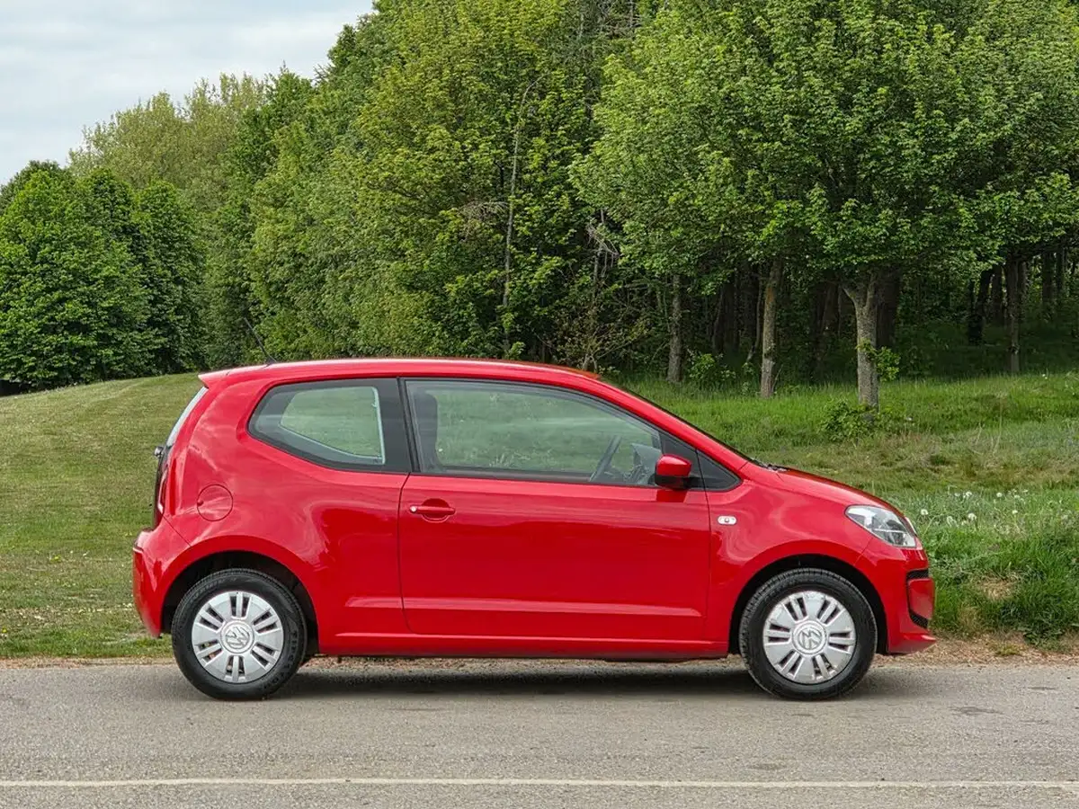 2014-volkswagen-up-10-move-up-59bhp-3d-big-7