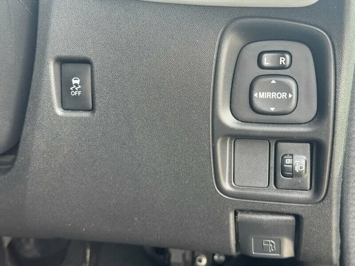 2016-toyota-aygo-10-vvt-i-x-clusiv-5d-big-15
