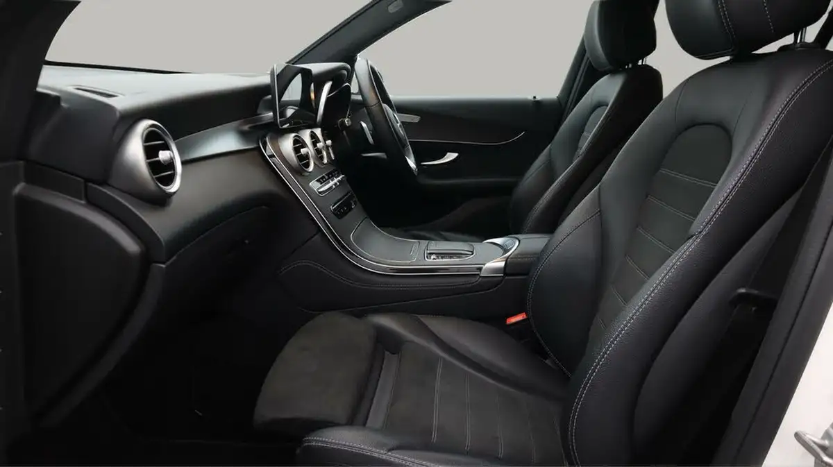 2019-mercedes-benz-glc-class-20d-glc220d-amg-line-station-wagon-5d-4matic-plus-big-14
