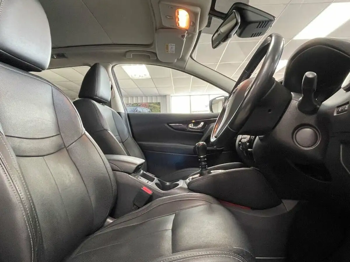 2015-nissan-qashqai-15dci-tekna-big-23