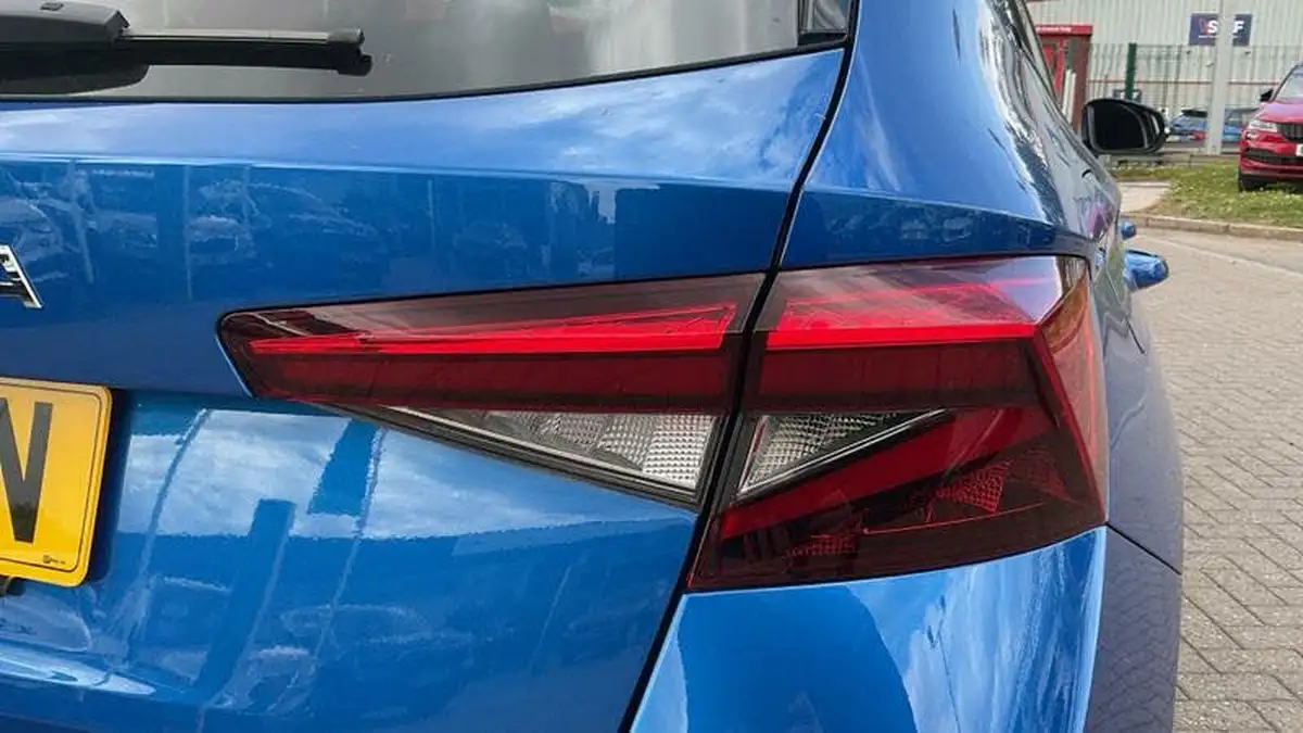 2024-skoda-fabia-10-tsi-colour-edition-116ps-big-39