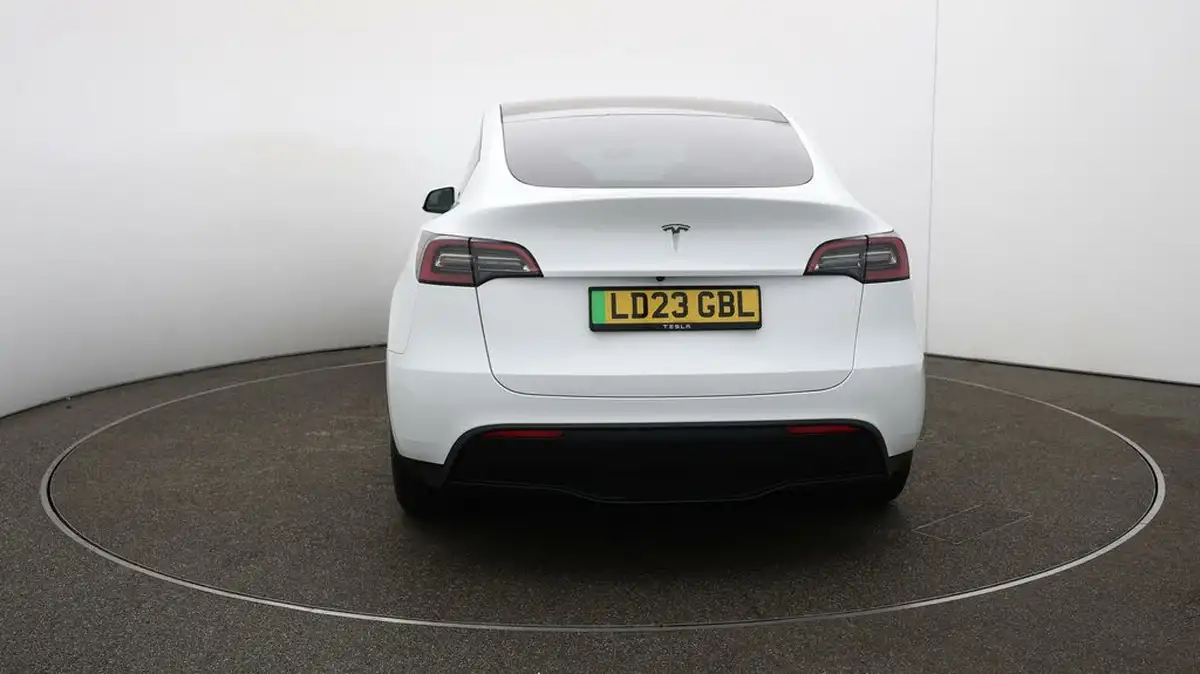2023-tesla-model-y-e-rwd-big-62
