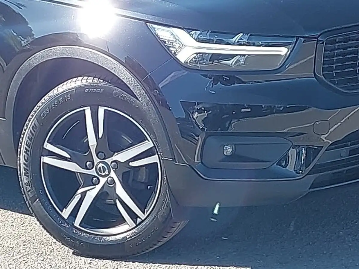 2020-volvo-xc40-15-t3-r-design-big-8