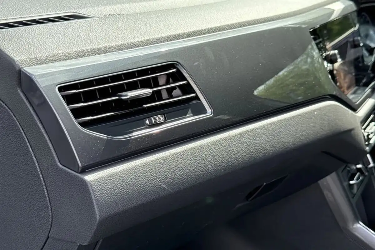2018-volkswagen-polo-10-tsi-r-line-95ps-5d-big-35