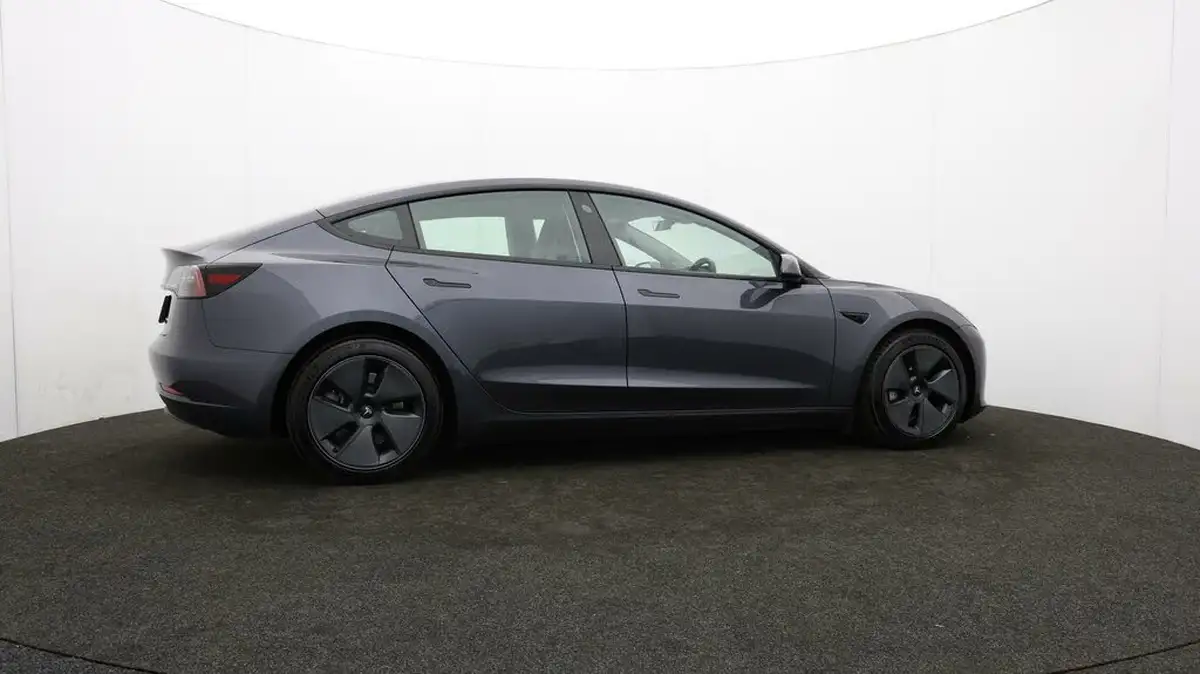 2021-tesla-model-3-e-long-range-awd-big-38