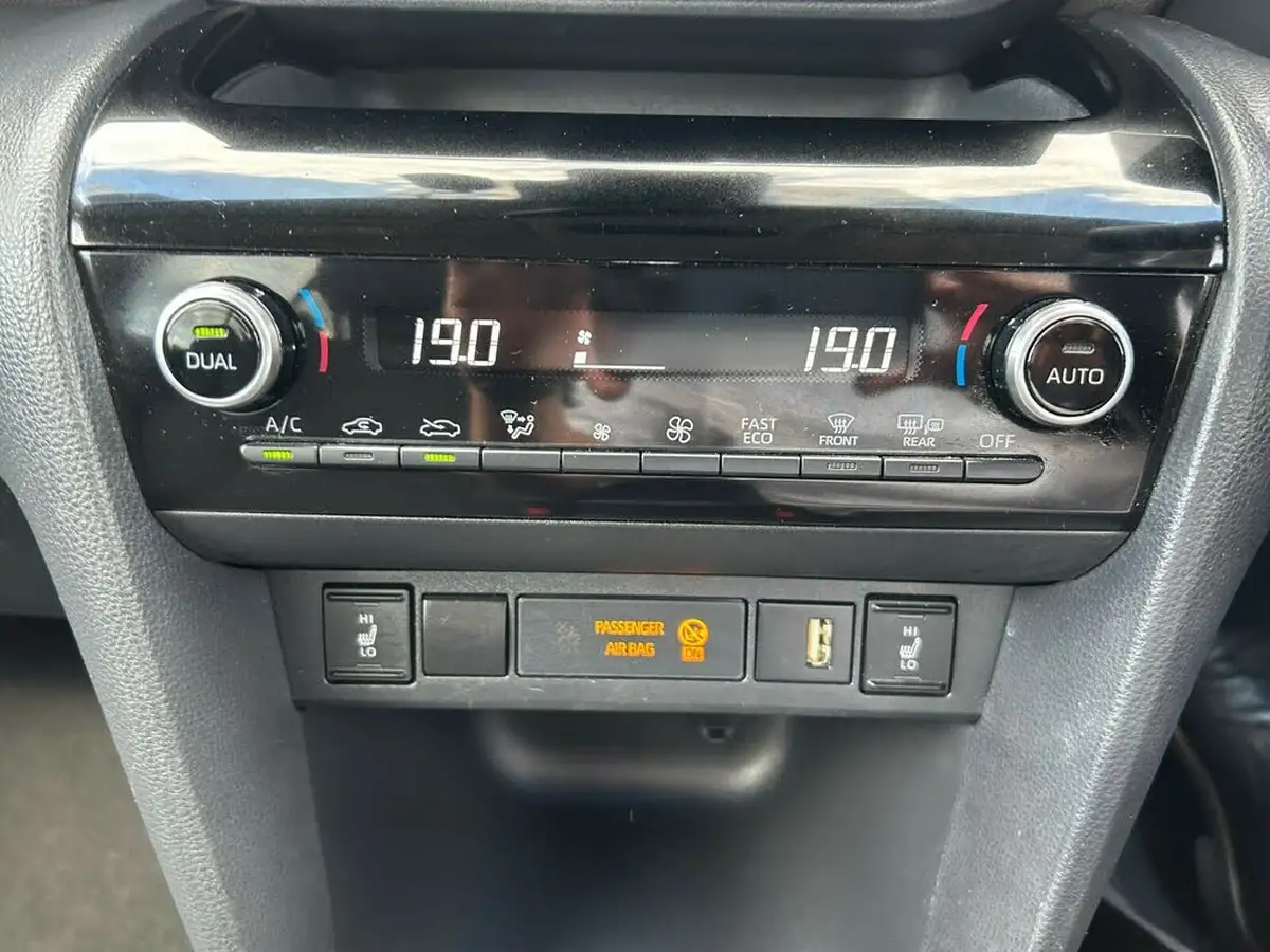2022-toyota-yaris-cross-15-vvt-i-excel-awd-i-big-12