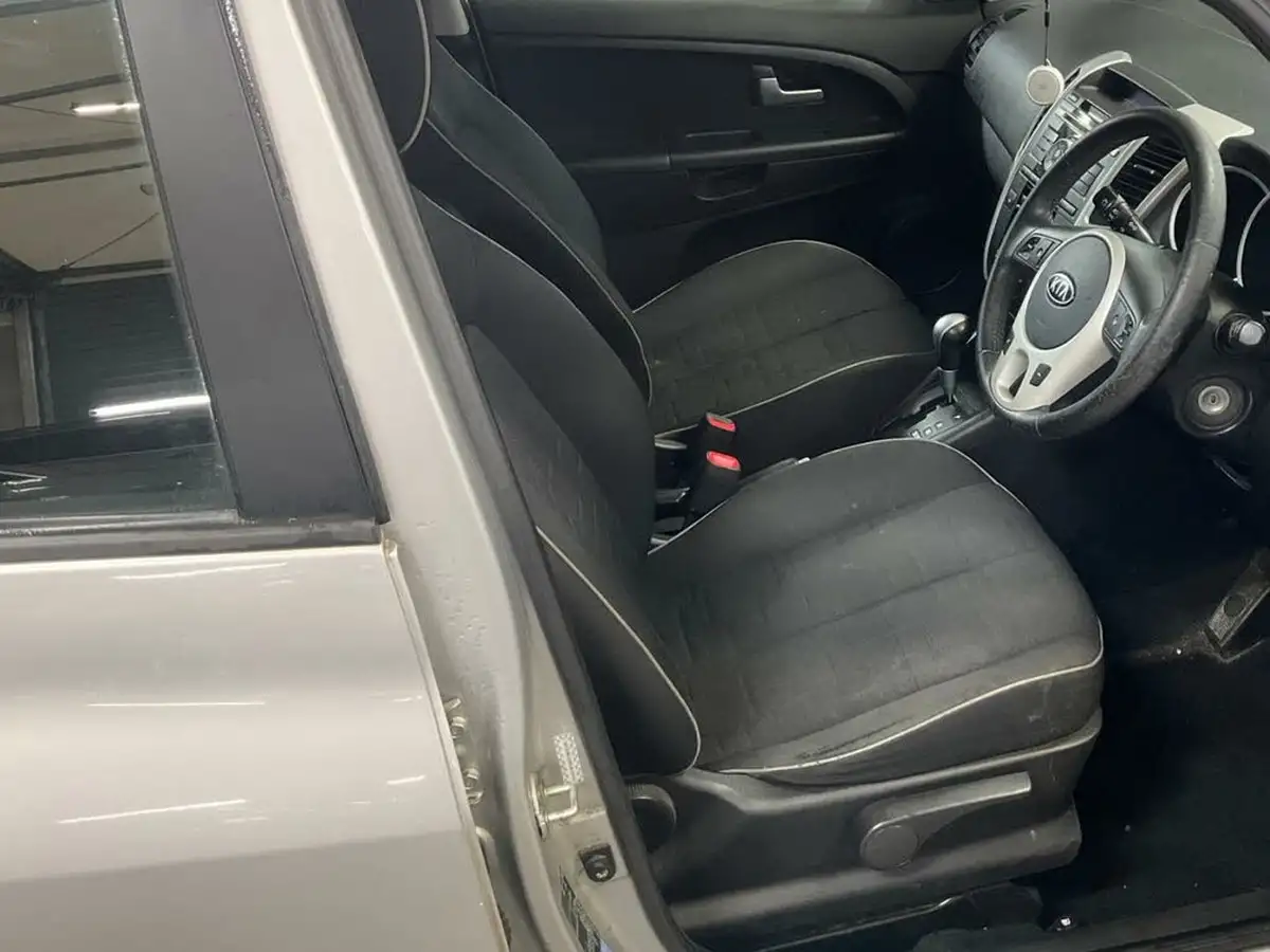 2012-kia-venga-16-2-big-17
