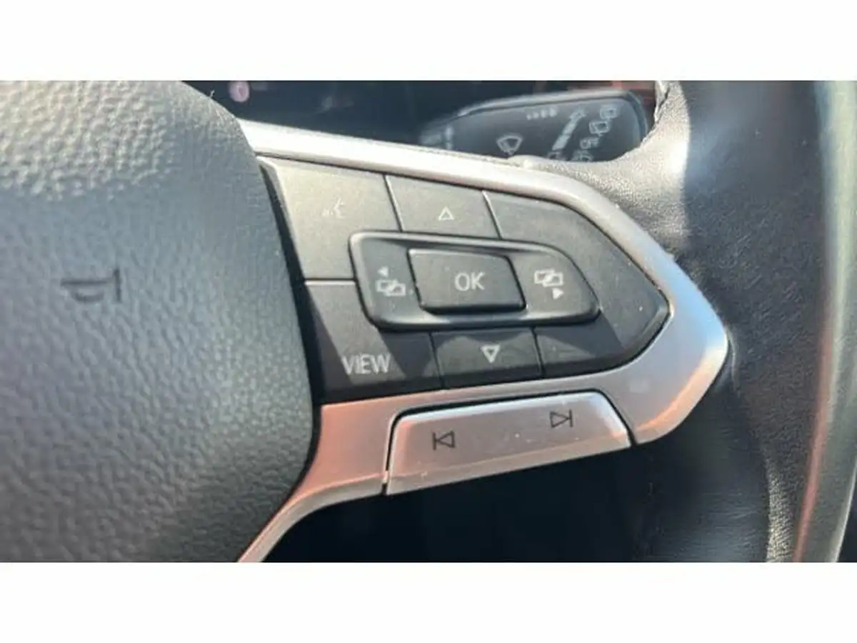 2022-volkswagen-golf-15-tsi-life-150ps-hatchback-big-30