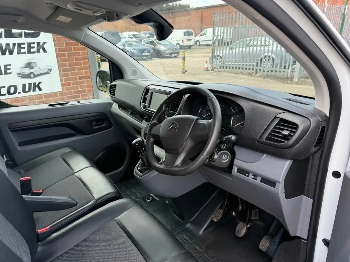 2019-citroen-dispatch-16bluehdi-x-m-1000-115pseu6-ss-big-19