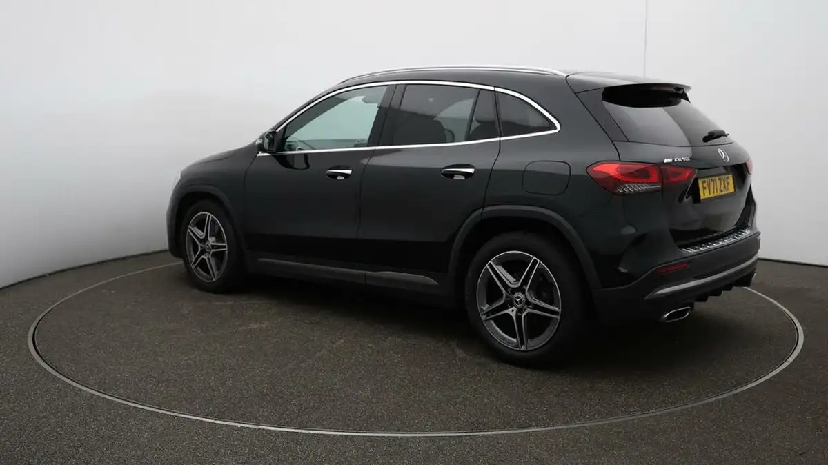 2022-mercedes-benz-gla-class-13-gla-180-amg-line-premium-big-61