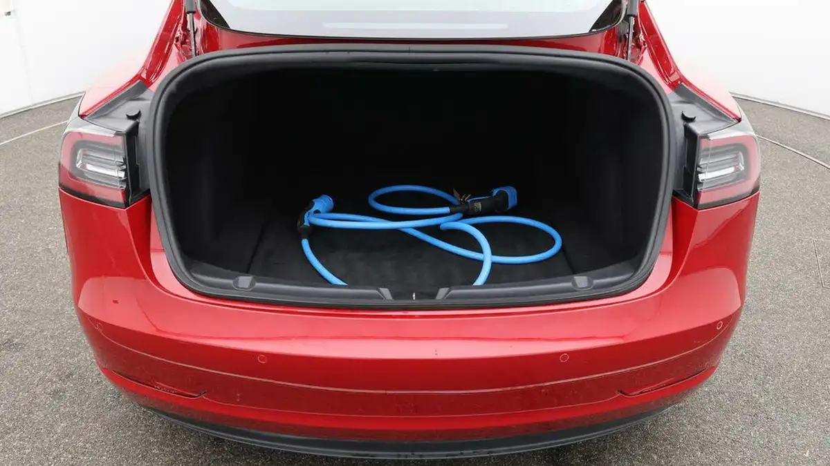 2019-tesla-model-3-e-4x4-performance-pack-big-17
