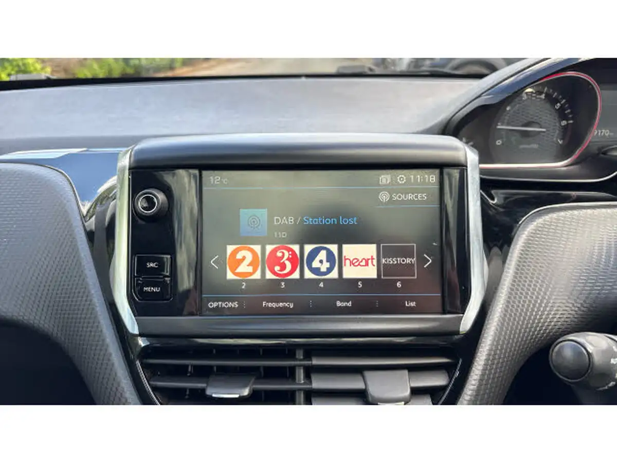 2019-peugeot-2008-suv-12-puretech-gt-line-130bhp-big-41