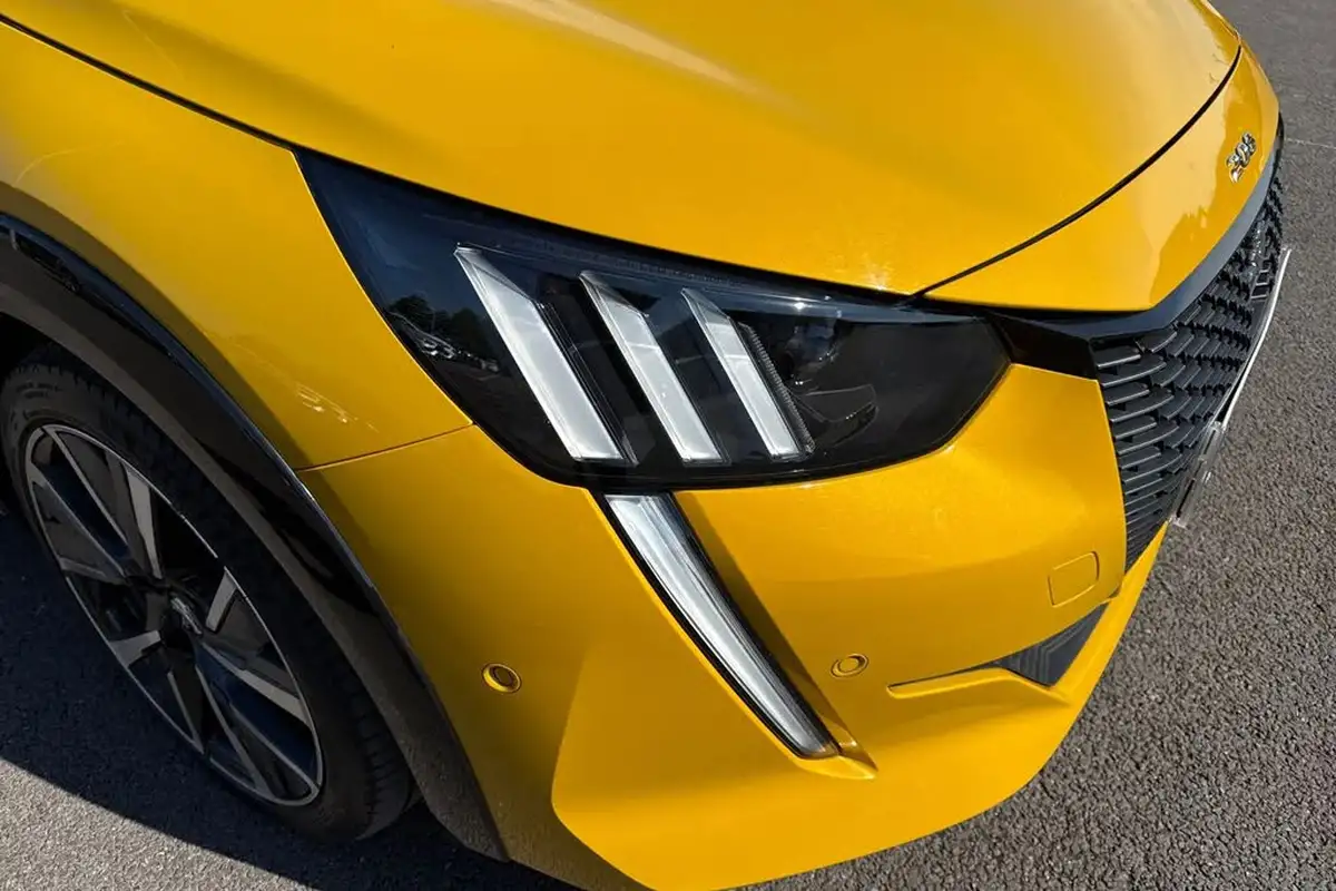 2021-peugeot-208-12-puretech-gt-100bhp-big-8