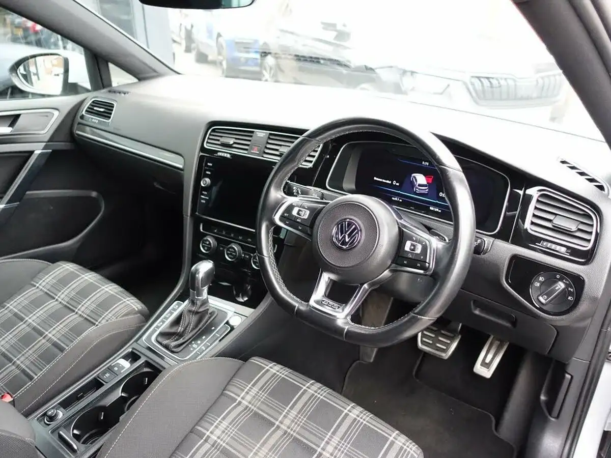 2018-volkswagen-golf-20tdi-gtd-hatchback-5d-dsg-big-11