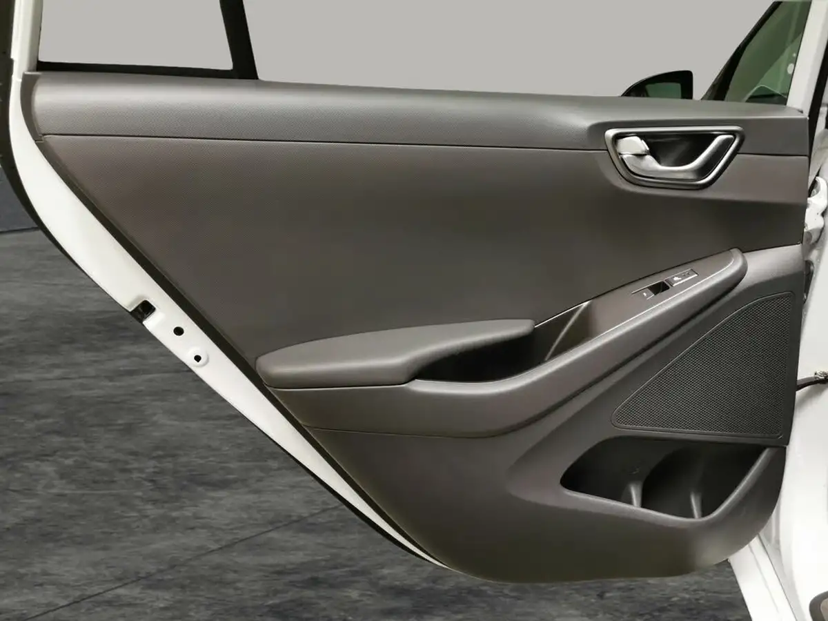 2021-hyundai-ioniq-e-premium-se-electric-100kw-big-40