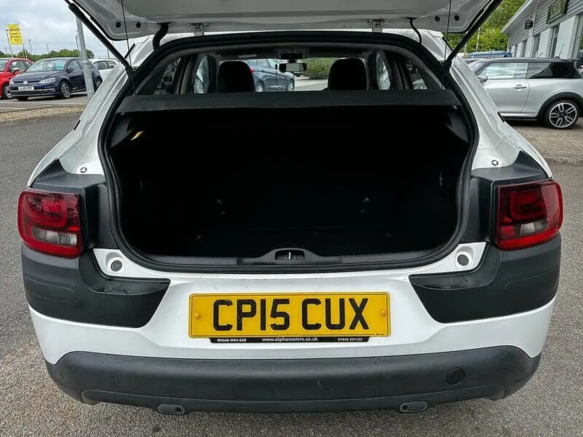 2015-citroen-c4-cactus-16bluehdi-flair-big-26