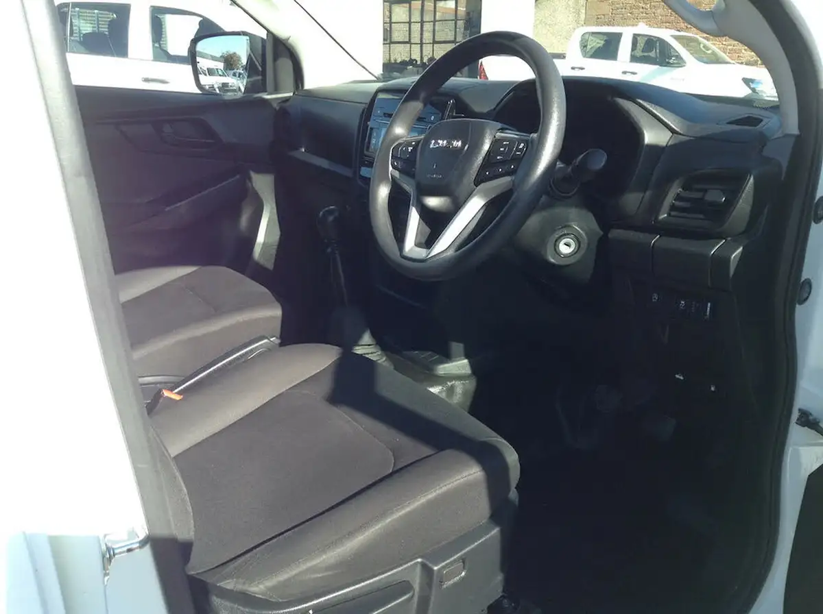2021-isuzu-d-max-19td-utility-4x4-double-pickup-big-1