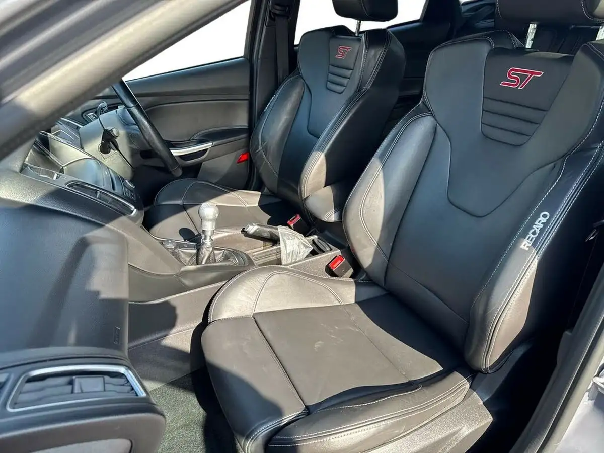 2017-ford-focus-20tdci-st3-hatchback-big-9