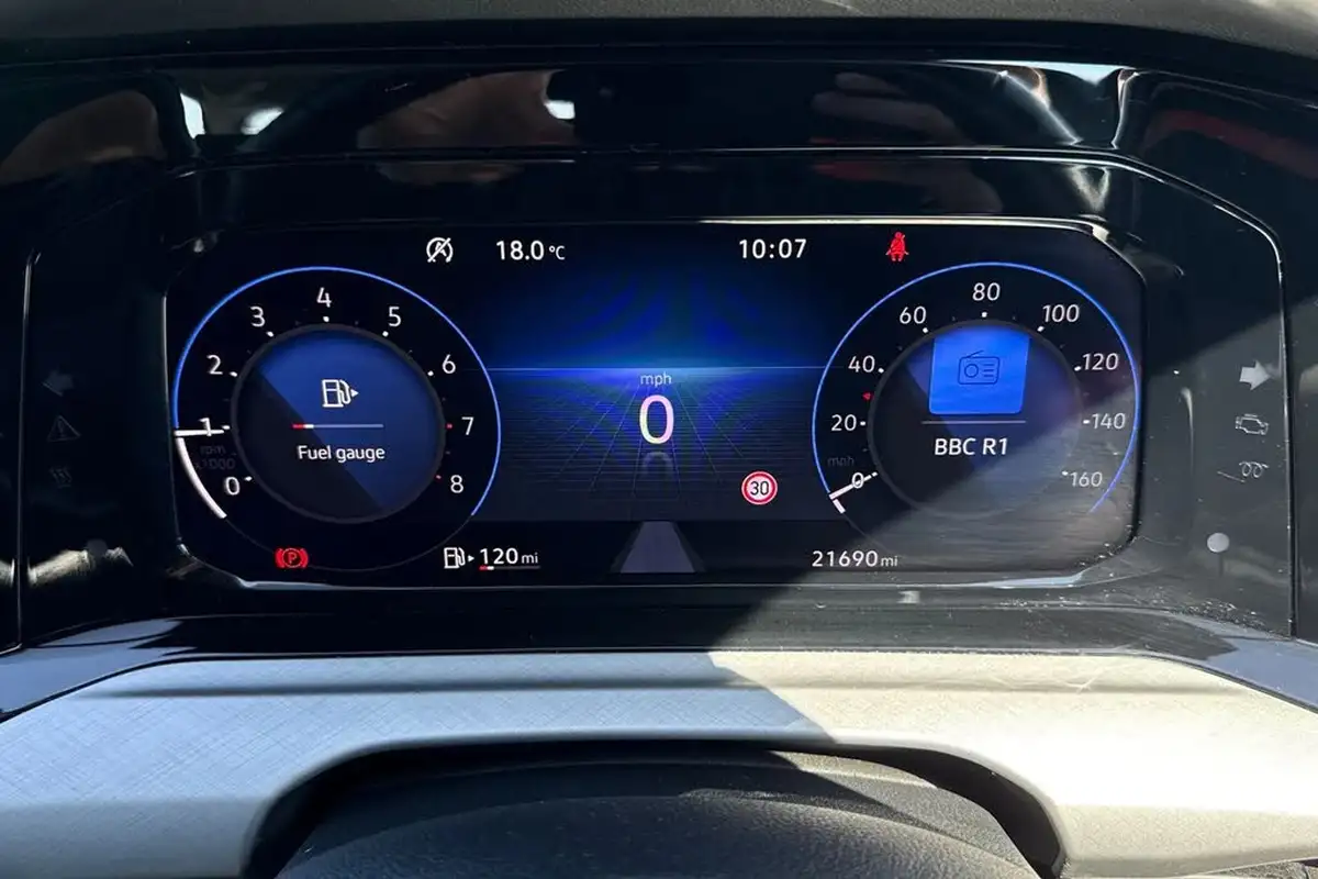 2021-volkswagen-golf-15-tsi-life-130ps-hatchback-big-43