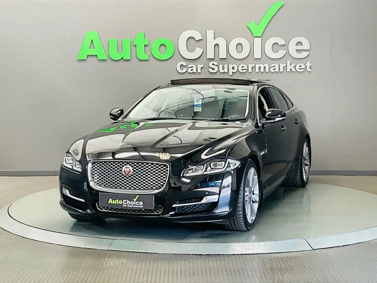 2017-jaguar-xj-series-30td-xj-portfolio-lwb-big-6